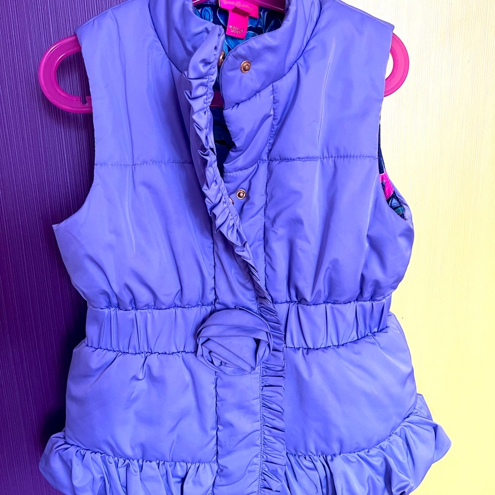 Lilly Pulitzer Girls puffer vest size 8-10,. Purple with floral  lining. As NEW